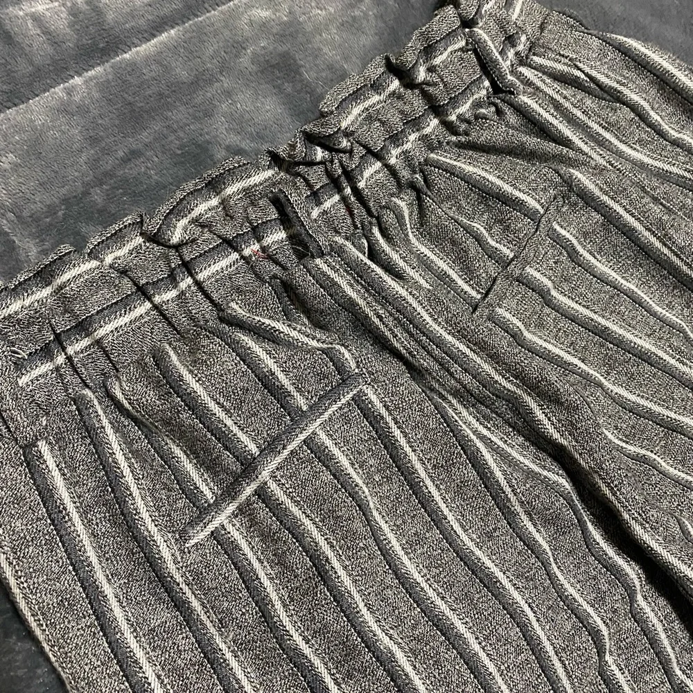 Hot Kiss Striped Relaxed Fit Slacks | Gray Lounge Pants | Elastic Waist | Size 5 - Picture 5 of 6